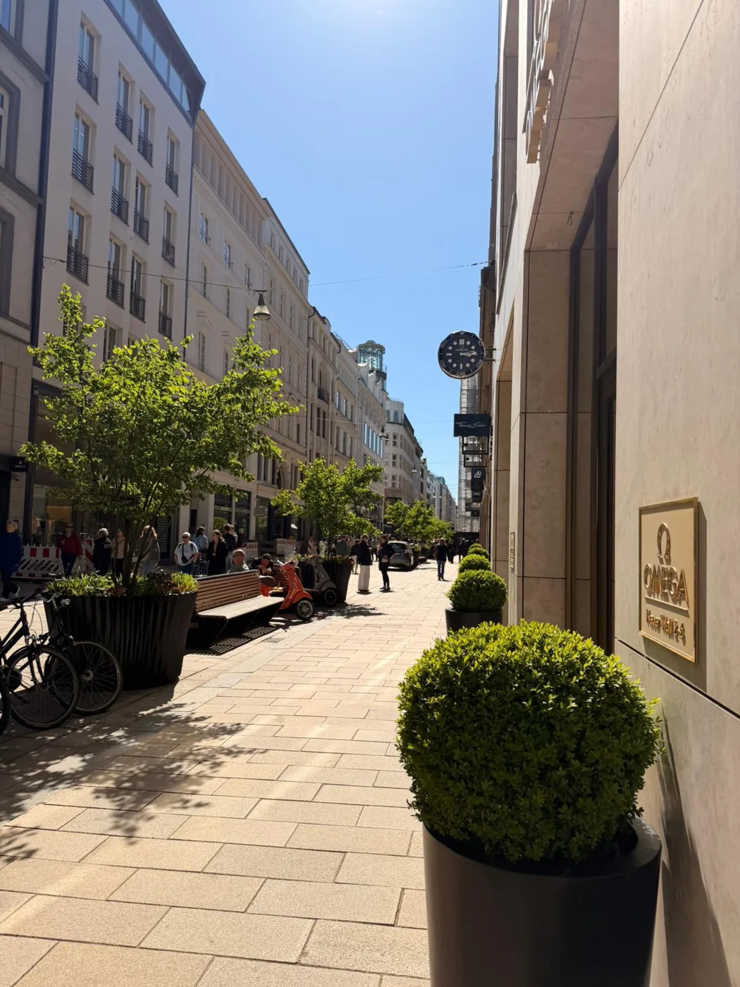 Neuer Wall · elegante Einkaufsstraße mit Boutiquen in der Hamburger Innenstadt
